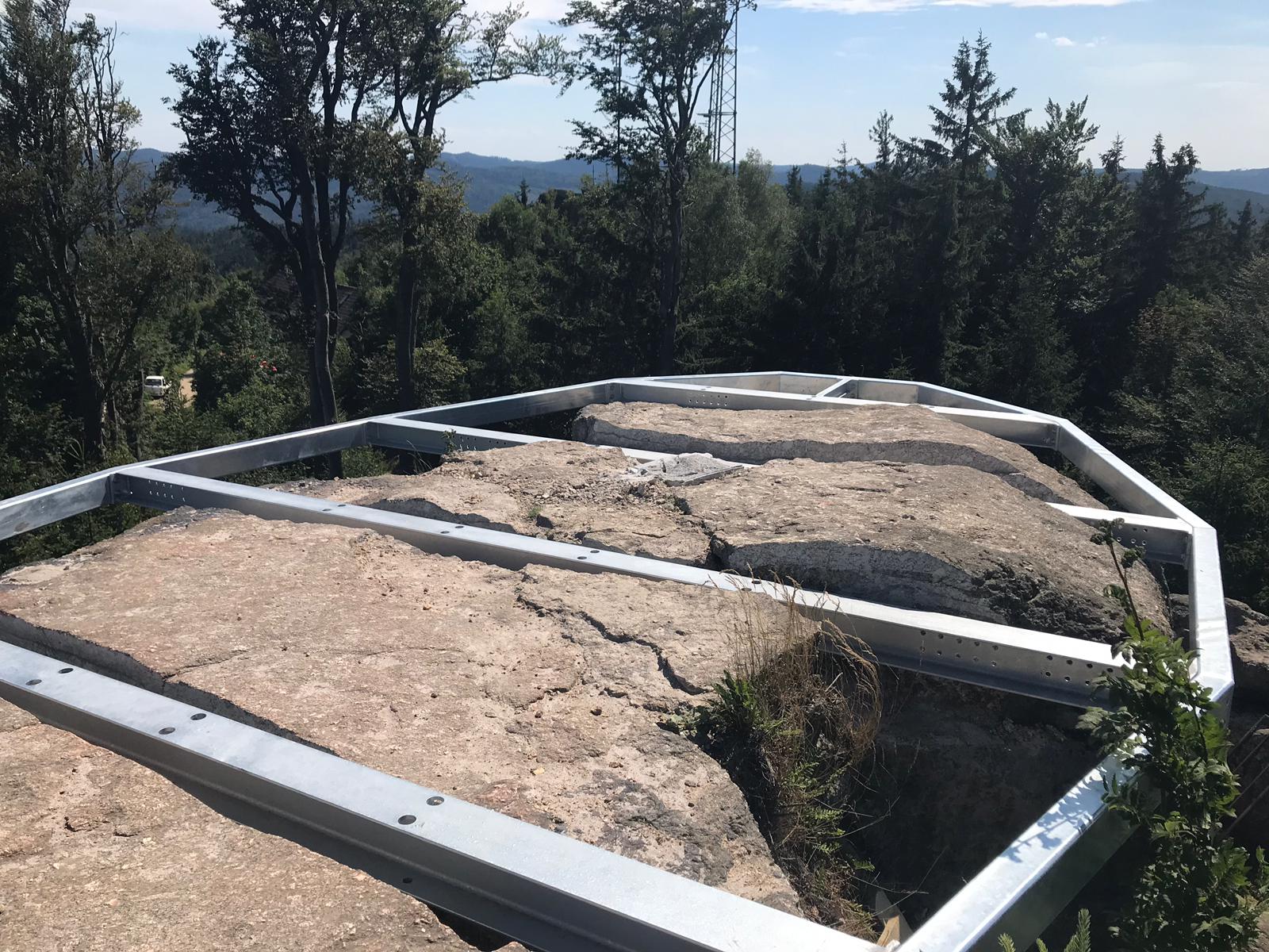 Einschnitte in das Naturdenkmal Nebelstein